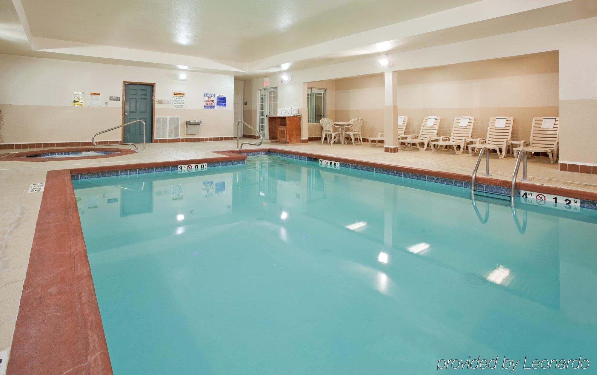 Country Inn & Suites By Radisson, Columbia, Mo Съоръжения снимка